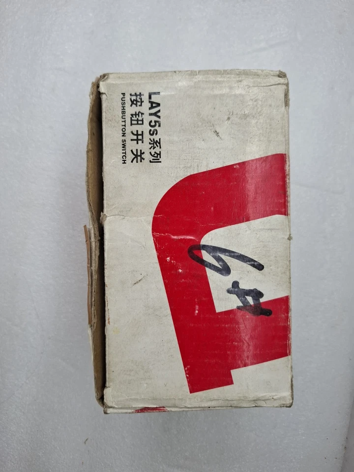 LOT OF 8 PCS DELIXI LAY5SBD1 & LAY5SBD PUSHBUTTON SWITCHS